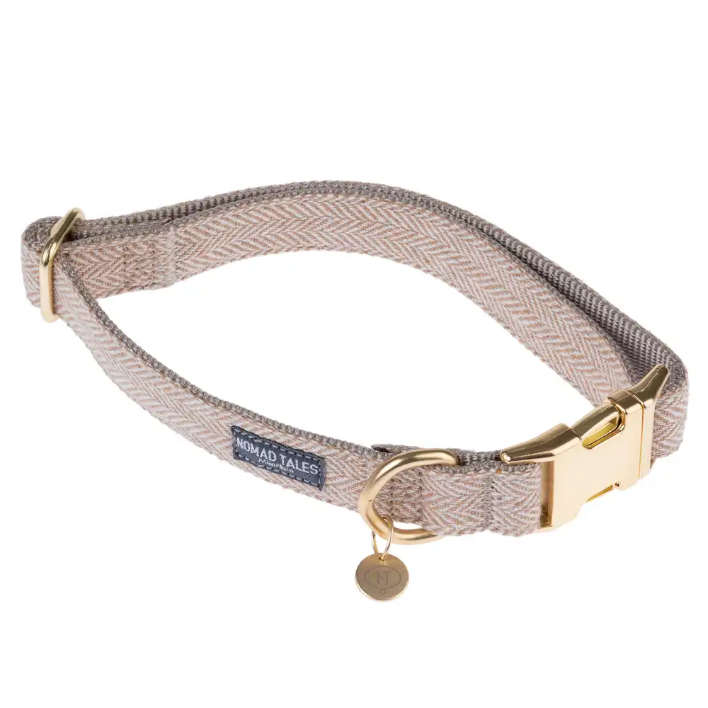 Collar Nomad Tales Calma arena para perros - XS: 24 - 36 cm contorno de cuello, 10 mm de ancho